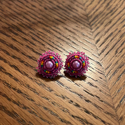 Beaded stud earrings (BSE-001)